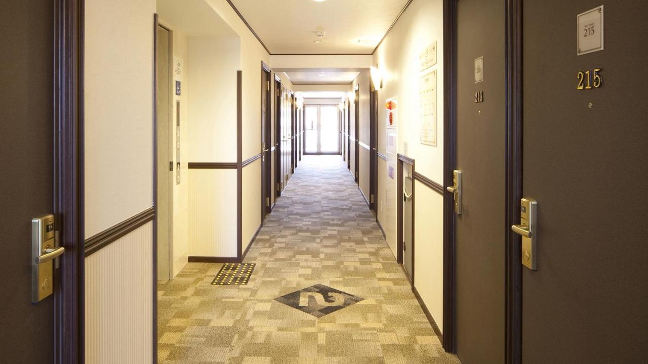 Toyoko Inn Shin-Osaka-Eki Higashi-Guchi Esterno foto