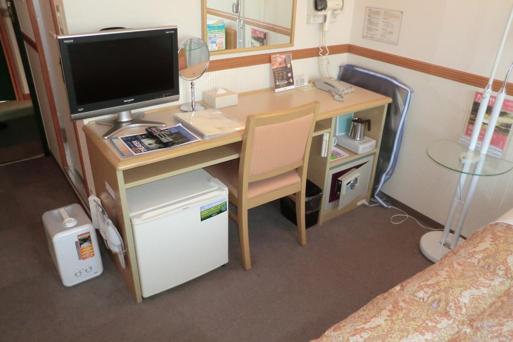 Toyoko Inn Shin-Osaka-Eki Higashi-Guchi Esterno foto